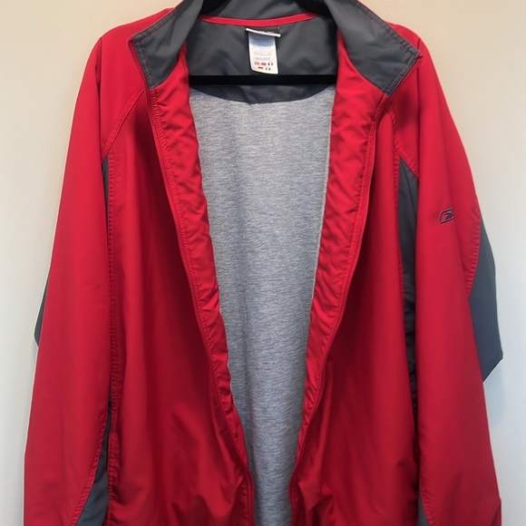 Reebok Red & Gray Full Zippered Windbreaker Size XL - Picture 4 of 11